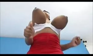 കറുത്തിരുണ്ട മെലിഞ്ഞ ...