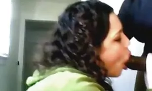വെളുത്ത പെൺകുട്ടി കഠ ...